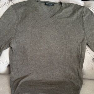 Banana Republic Men's V-Neck Sweater in Gray Brown